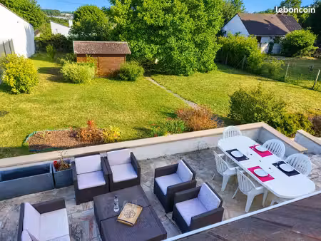 maison familiale 5 chambres avec jardin et vue sur l’étang