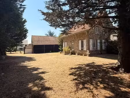 propriété 5 pièces 99 m²
