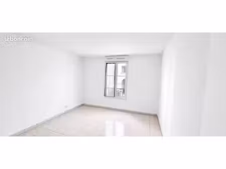 appartement 58m² propre et refait (non meublé) 2 chambres
