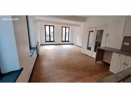 appartement t3 94m2  1er etage centre ville