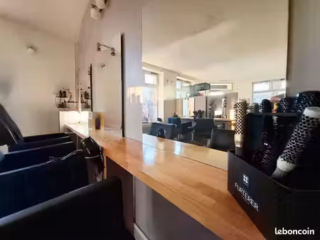 fonds de commerce salon de coiffure – + de 80m² bouray/juine- hypercentre & parking