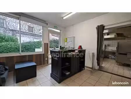local restaurant 68 m²