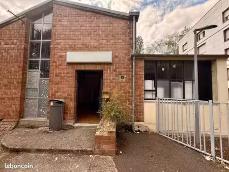 local commercial 153 m²