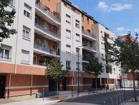 studio 1 pièce 30 m²