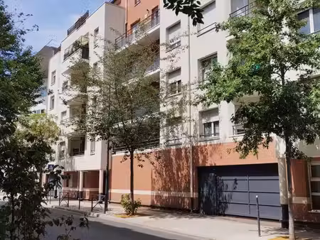 studio 1 pièce 31 m²