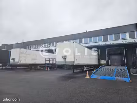 local industriel 2 385 m²