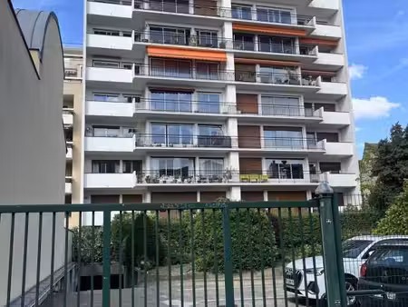 garage/box 12 m² montrouge
