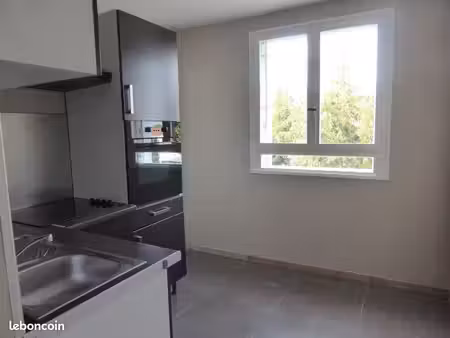 a louer t2 de 44m2 à saint-julien-les-villas (10800)