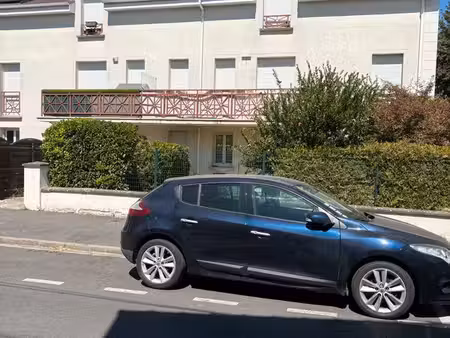 double garage dans le sens de la longueur