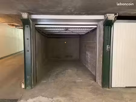 à louer - garage fermé au raincy - sous-sol