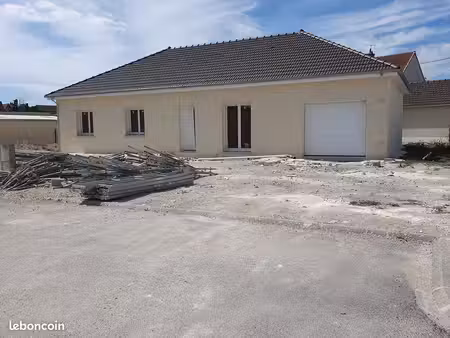 maison individuelle type t4 100m2 avec garage et terrain