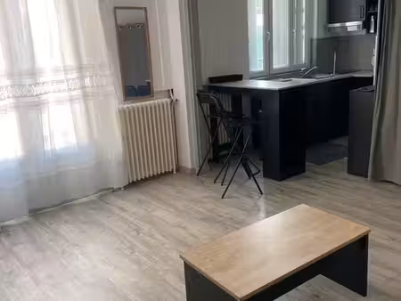 location studio meublé