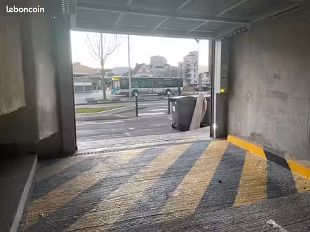 loue parking asnière sur seine (secteur gabriel péri)