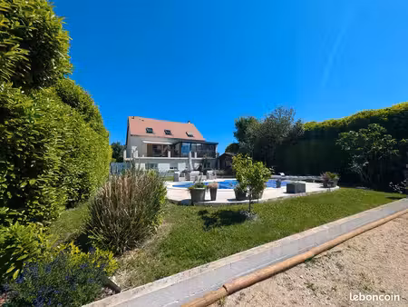 maison 8 pièces 197 m²