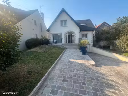 maison 7 pièces 225 m2 avec piscine
