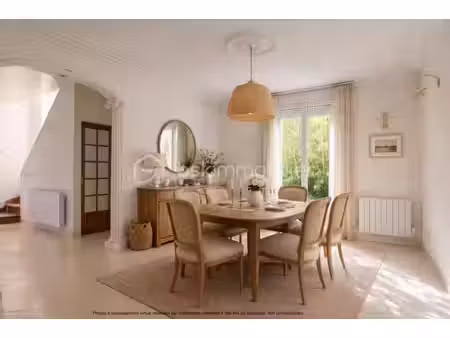 maison familiale 3 chambres – grand jardin – sous-sol total – garage – gare rer d à pied