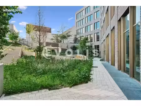 local bureaux 1 673 m²