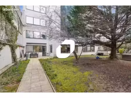 bureaux 187 m²