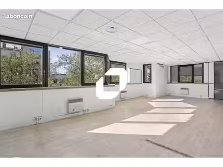 bureaux 295 m²
