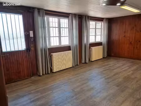 aubervilliers-centre : bureau 27 m²