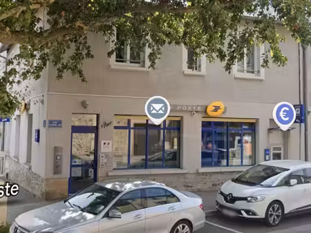 local commercial : ancien bureau de poste rignac
