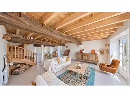 architecture authentique - duplex avec terrasses et dépendance