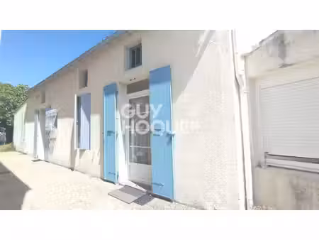maison de ville avec jardin et stationnement - centre ville de la tremblade
