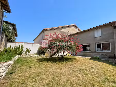 maison de village avec jardin intimiste et beau potentiel - labourgade - 129m2