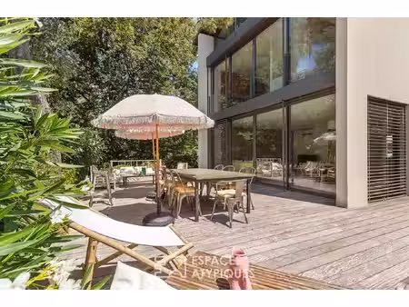 maison contemporaine dans un écrin végétal