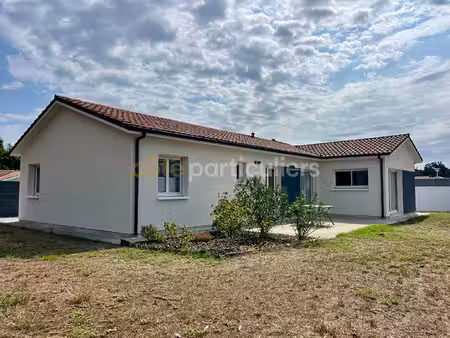 contemporaine de plain pied 5 pièce(s) 135 m2