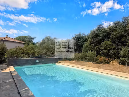 belle maison de 6 pièces avec piscine à vénéjan