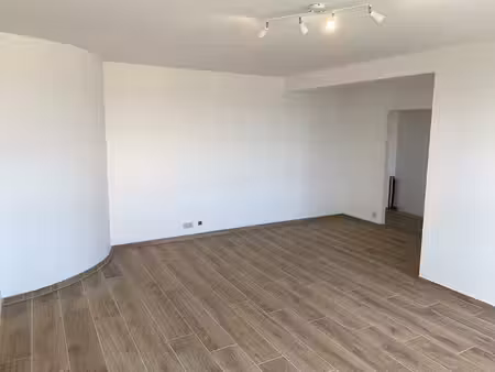 appartement 2 chambres entièrement rénové à zellik  peb b