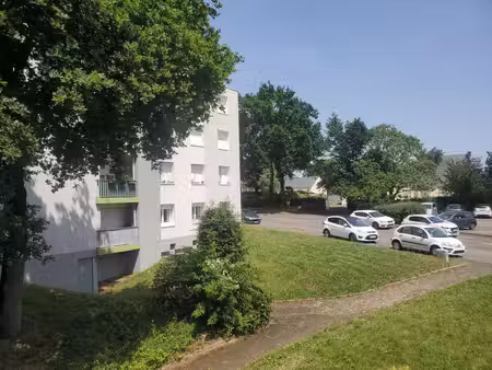 beau t2 au 1er etage avec balcon