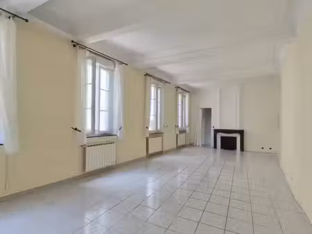 narbonne – cœur de ville – appartement de caractère avec grand garage