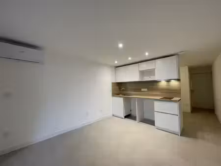 studio meuble avec parking / secteur rives du lez