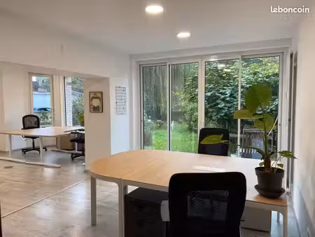 location de bureaux  en rdj avec salle de réunion et placard  dans maison alliant charme d
