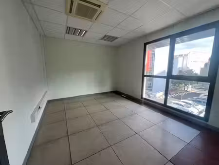 bureau de 225 m² saint-denis