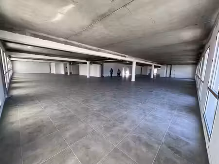 plateaux de bureaux de 1106m²