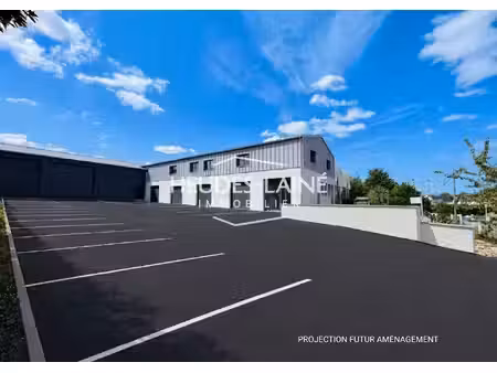 a louer : local commercial granville 168 m2