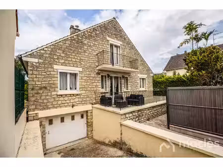 mériel - 3 chambres avec grand terrain  dépendance et sous-s