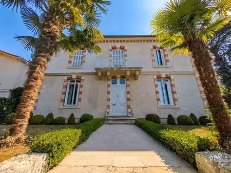 maison de maître   possibilité meublée ( + petite maison ) de 332 m2 avec piscine et parc 