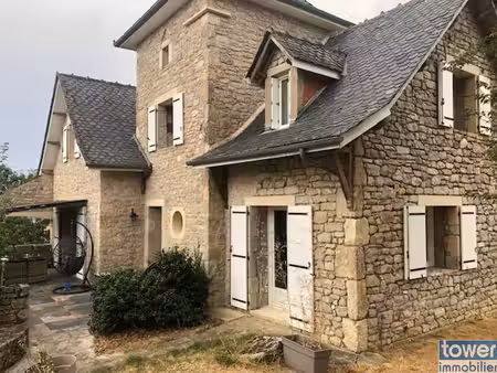 maison  6 pièce(s)  4 chambre(s)  136 m²