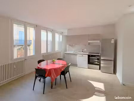 appartement t1 bis meublé avec ascenseur à millau