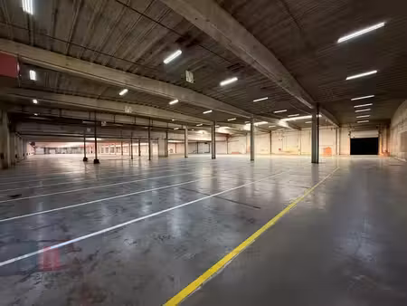 bedrijfsgebouw op topligging met visibiliteit van de e17 ...