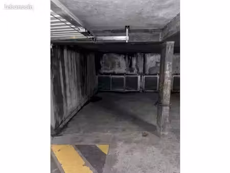 place de parking à louer – la madeleine