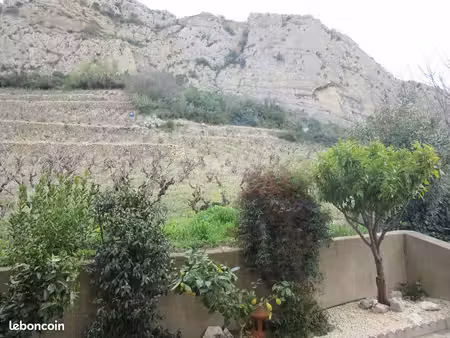 grande maison en pierres avec terrain et garage