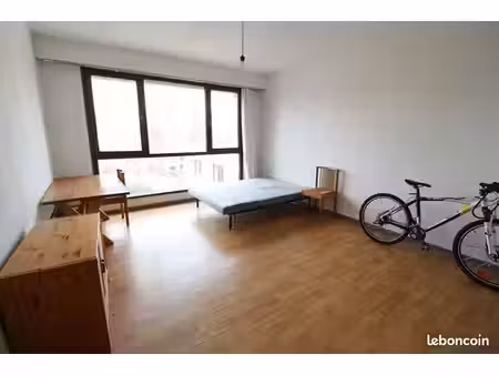 studio 1 pièce 28 m²