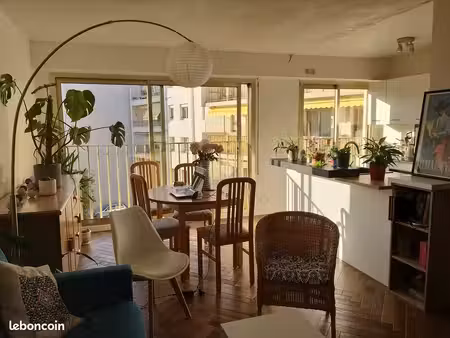 2 pièces 47 m²  meublé longue durée