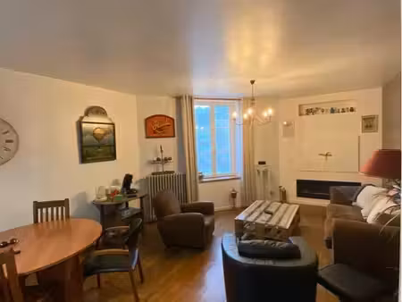 apparemment t2 60 m2 au 1 er étage