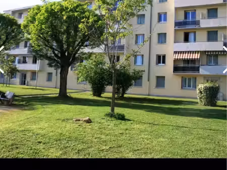 t4 proximité quartier revaison